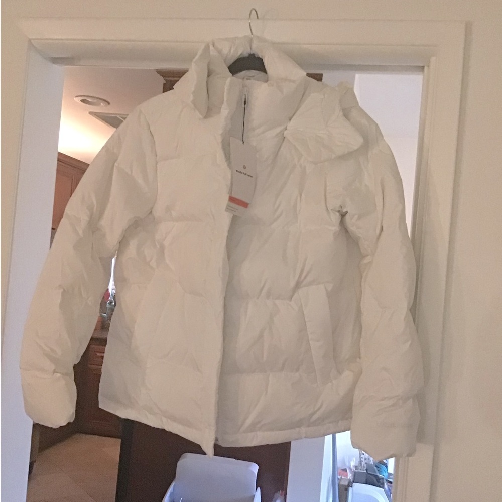 NWT LuluLemon “Wunder Puff” Jacket white size 8